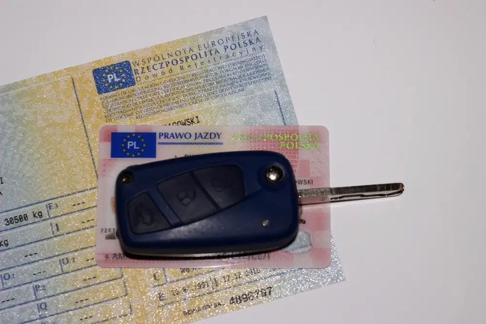 czy trzeba mieć przy sobie dowód rejestracyjny